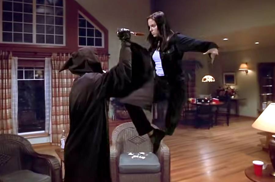 Screenshot of the 2000 movie 'Scary Movie'