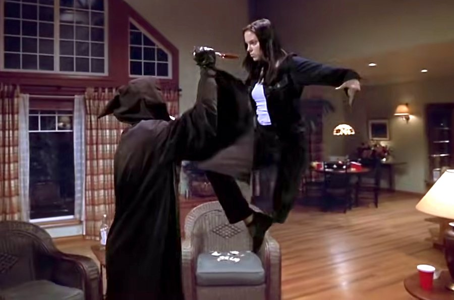 Screenshot of the 2000 movie 'Scary Movie'
