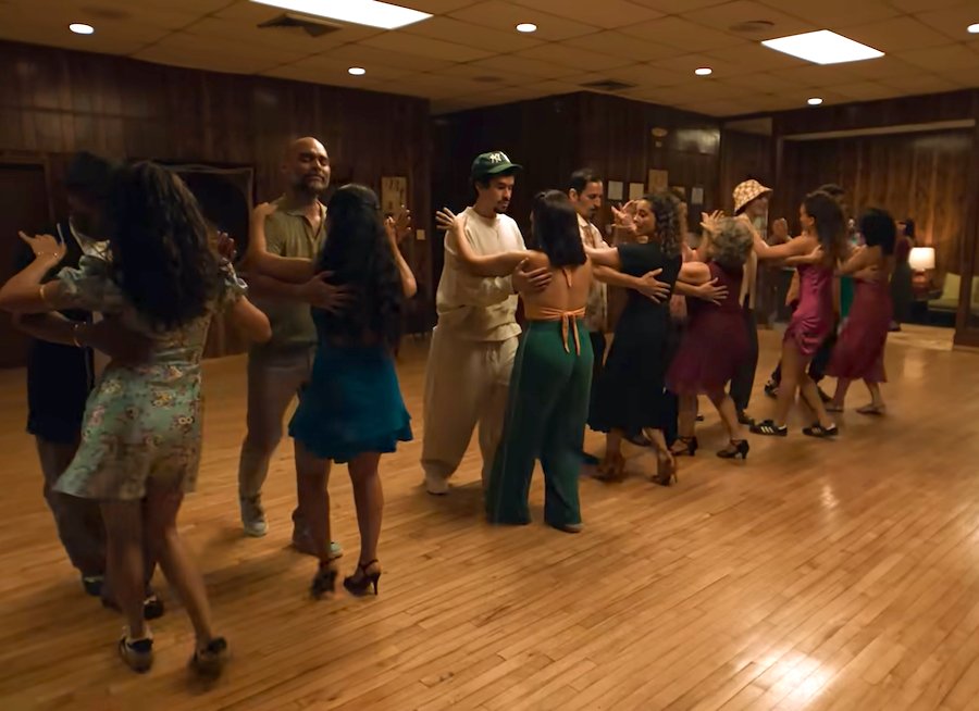 Screenshot from Bad Bunny's "BAILE INoLVIDABLE" music video