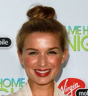 Actress Tahyna Tozzi marries dancer