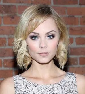 Actress Laura Vandervoort engaged - report