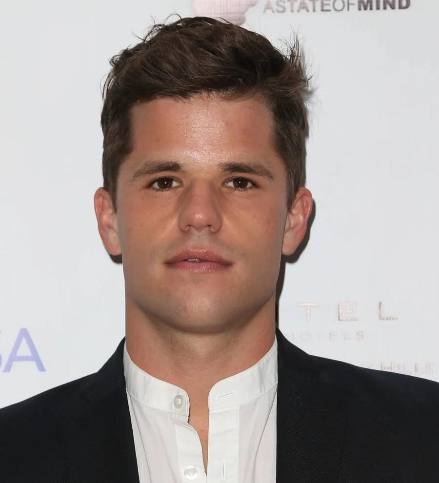 Actor Charlie Carver 'comes out' as gay
