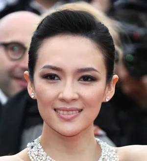 Actress Zhang Ziyi engaged