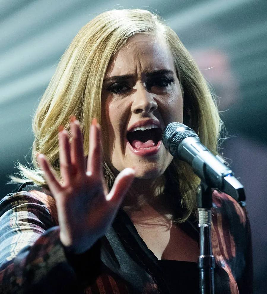 Adele announces surprise pre-Grammys show