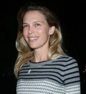 Actress Sara Foster pregnant with second child