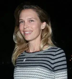 Actress Sara Foster pregnant with second child