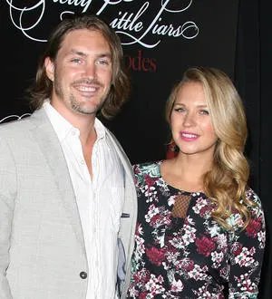 Actress Vanessa Ray weds