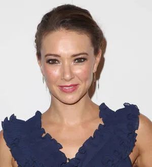 Actress Austin Highsmith making the rounds as stand-up comedienne