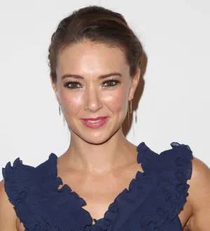 Actress Austin Highsmith making the rounds as stand-up comedienne