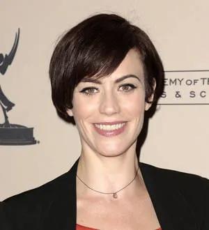 Actress Maggie Siff pregnant with first child