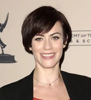 Actress Maggie Siff pregnant with first child