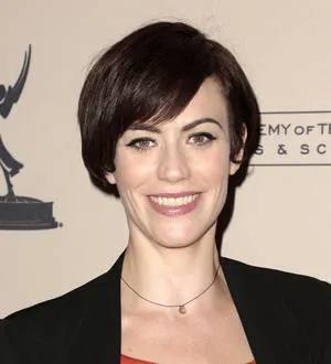 Actress Maggie Siff pregnant with first child