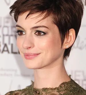 Actress Anne Hathaway playing first-ever concert in New York