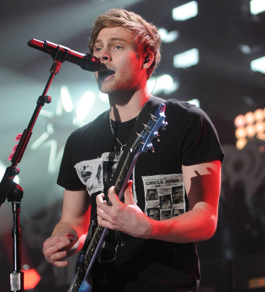 Luke Hemmings dismisses love split with Los Angeles outing