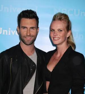 Adam Levine's model ex finds another rocker lover?