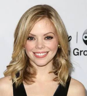 Actress Dreama Walker weds