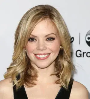 Actress Dreama Walker weds