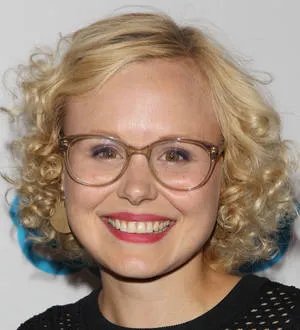 Actress Alison Pill engaged