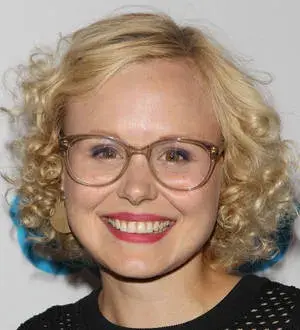 Actress Alison Pill engaged