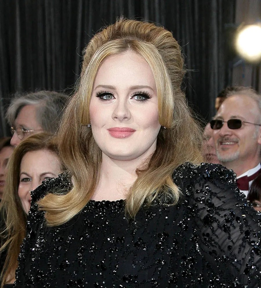 Adele gushes about 'amazing' boyfriend Simon Konecki
