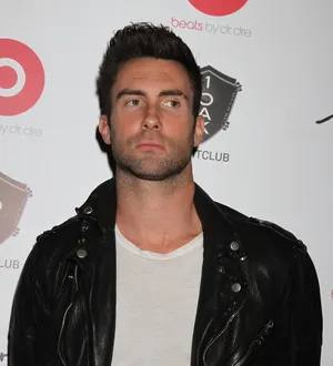 Adam Levine & Angie Everhart sign up for TV golf challenge