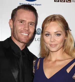 Actress Laura Vandervoort calls off engagement