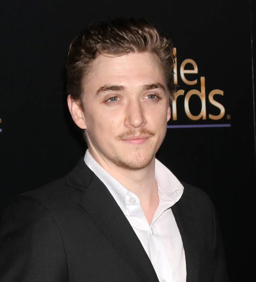Actor Kyle Gallner weds