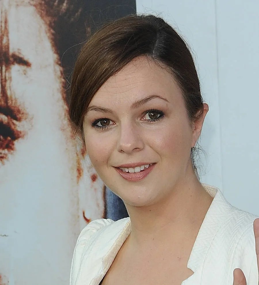 Actress Amber Tamblyn dresses up as presidential nominee for TV show