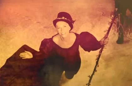Sunday Music Vid: ANNIE LENNOX - CHRISTMAS EDITION