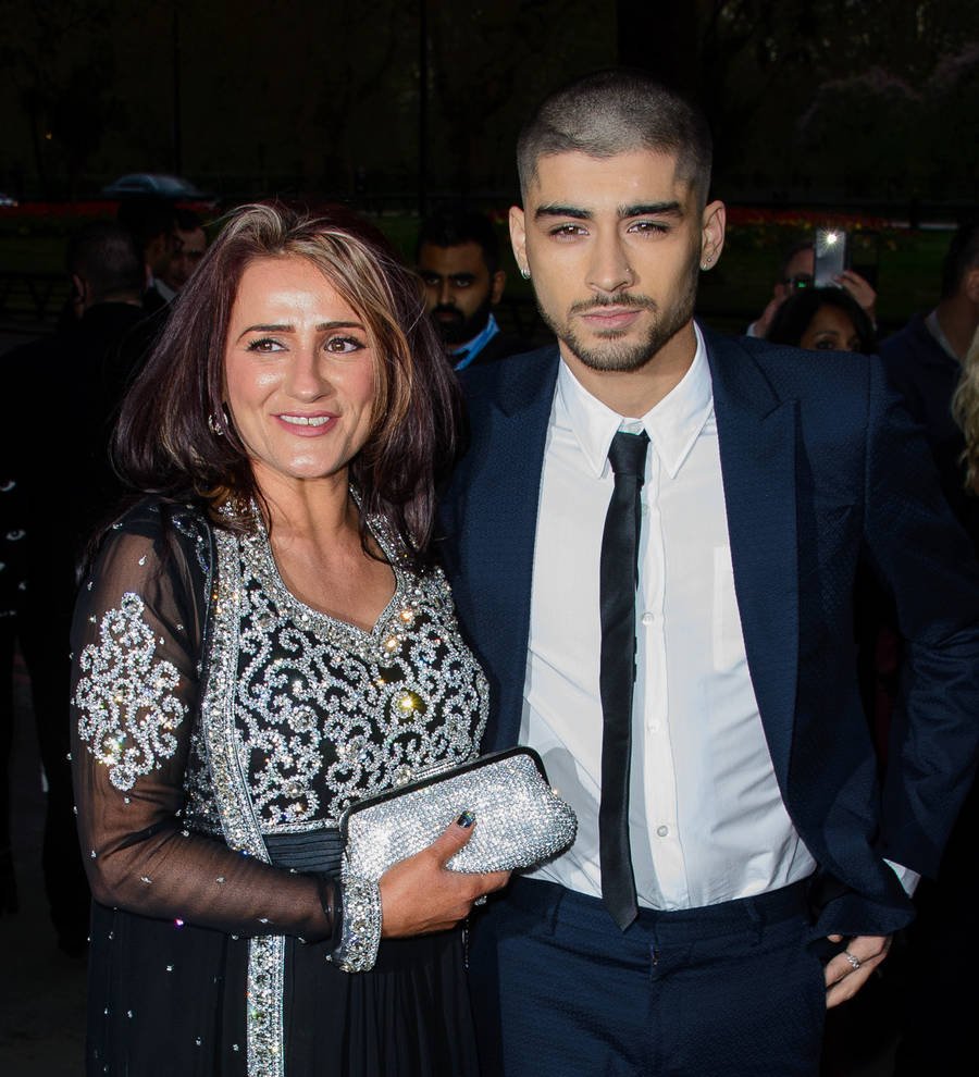 Zayn Malik scores first solo U.K. number one