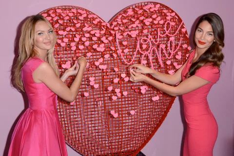 5 Tips for Surviving Valentine's Day (For Couples AND Singles)!