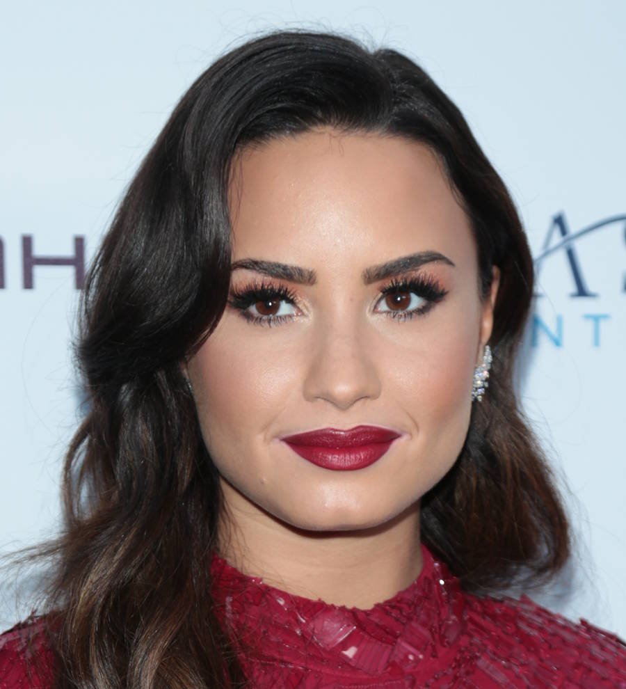 Demi Lovato too embarrassed to tell Snoop Dogg to stop smoking weed at her house party