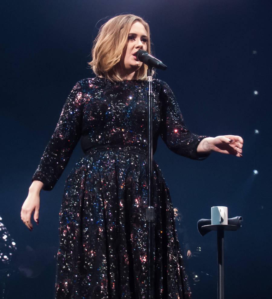 Warmhearted Adele visits terminally ill fan