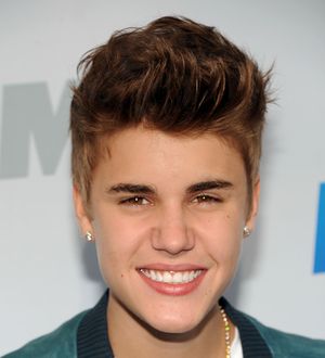 Justin Bieber and Justin Timberlake star in SNL skit