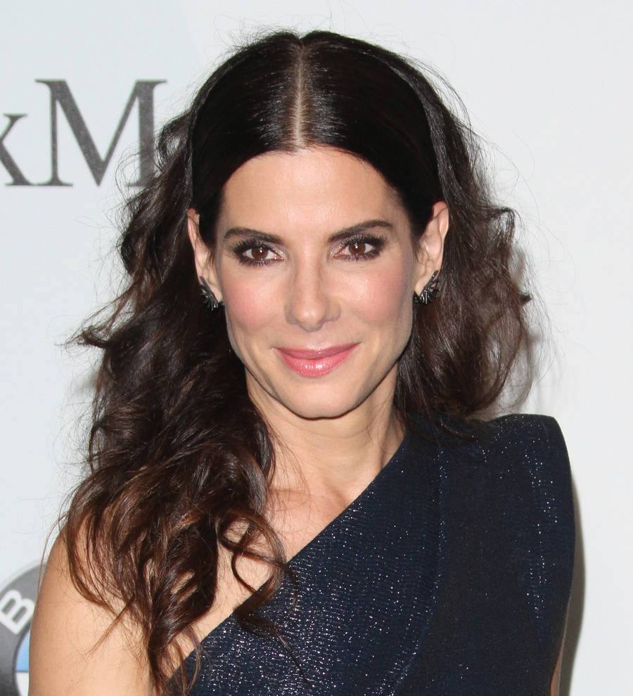 Sandra Bullock not engaged or planning to wed