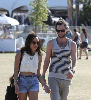 Penn Badgley and Zoe Kravitz split