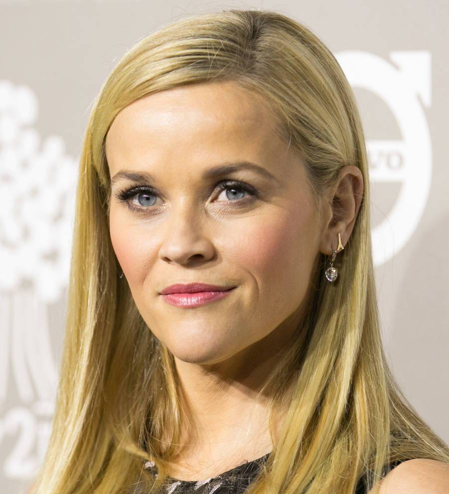 Reese Witherspoon wins campaign for celebrity airport terminal