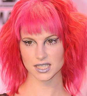 Paramore announce 'yard sale' for Japan