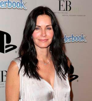 Courteney Cox takes a weekly pee on her balcony