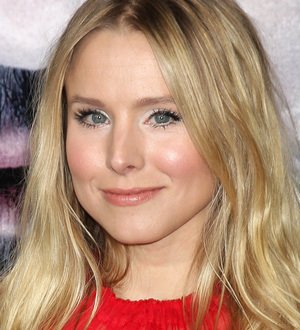 Kristen Bell's news director dad gave her insider advice for Big Miracle role