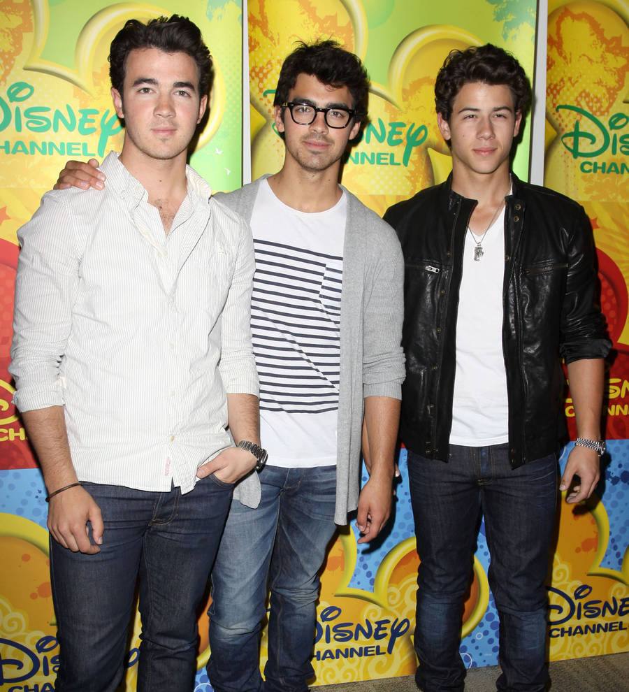 Kevin and Nick Jonas' dad has colon cancer