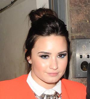 Demi Lovato forgets lyrics during TV performance