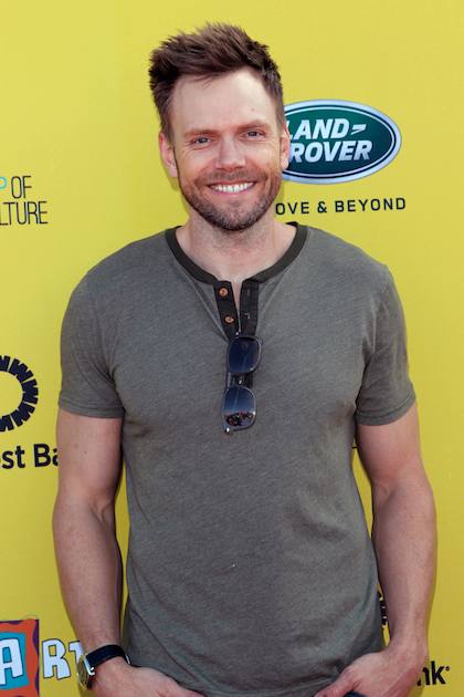 Joel McHale-Produced E! Show to Lampoon the Dreaded Internet Commentator!