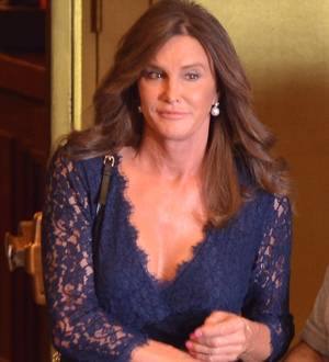 Caitlyn Jenner moved to tears receiving courage prize