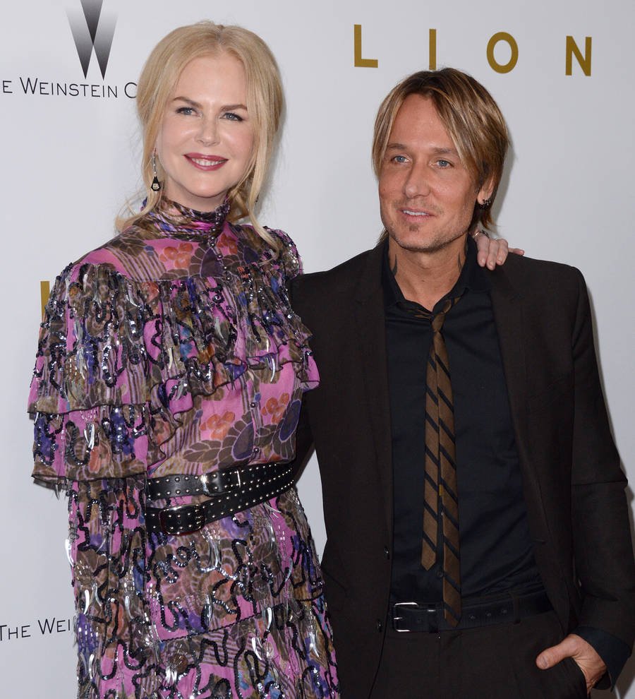 Keith Urban crashes Nicole Kidman's TV interview
