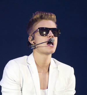 Justin Bieber thanks cops over bouncer's let-off