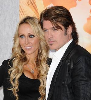 Cyrus' Parents Reunite for Family Night Out