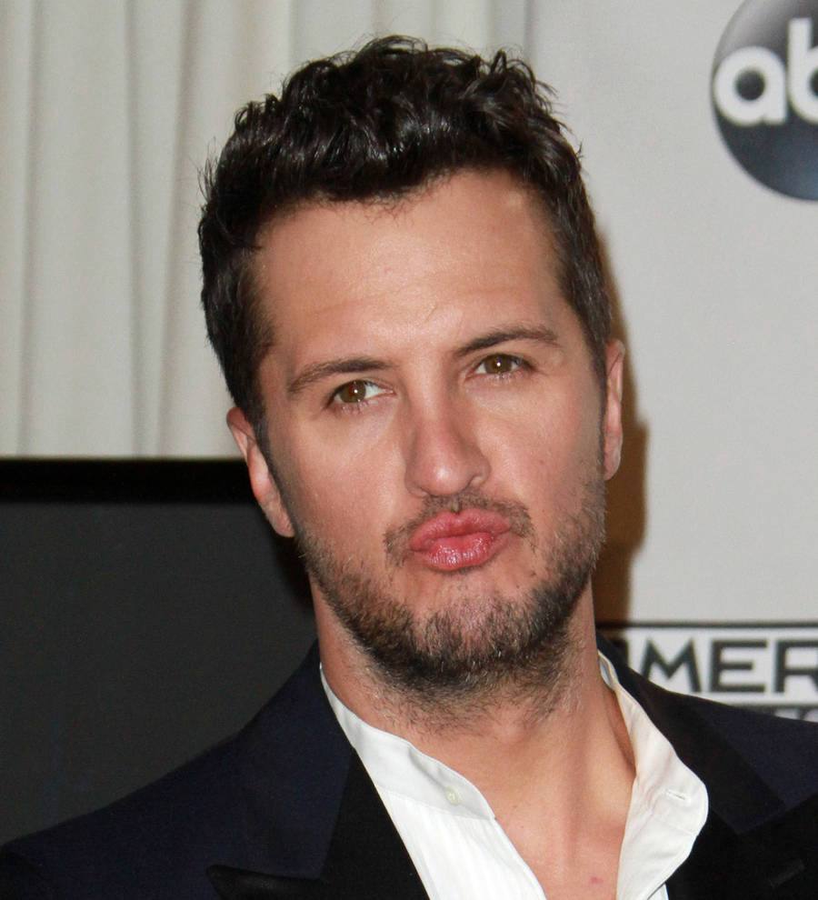Luke Bryan to undergo more elbow surgery