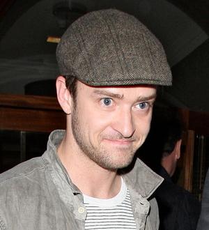 Justin Timberlake & Scarlett Johansson put hacking scandal aside to party in New York