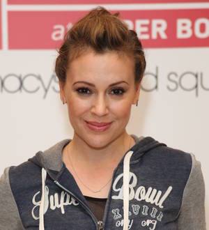 Alyssa Milano backs Kristen Bell and Dax Shepard's anti-paparazzi campaign